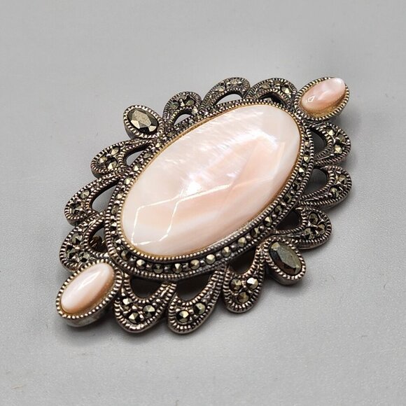 Sterling Silver Marcasite Oval Brooch Pearlescent 15.32g Mother of Pearl - Picture 1 of 12